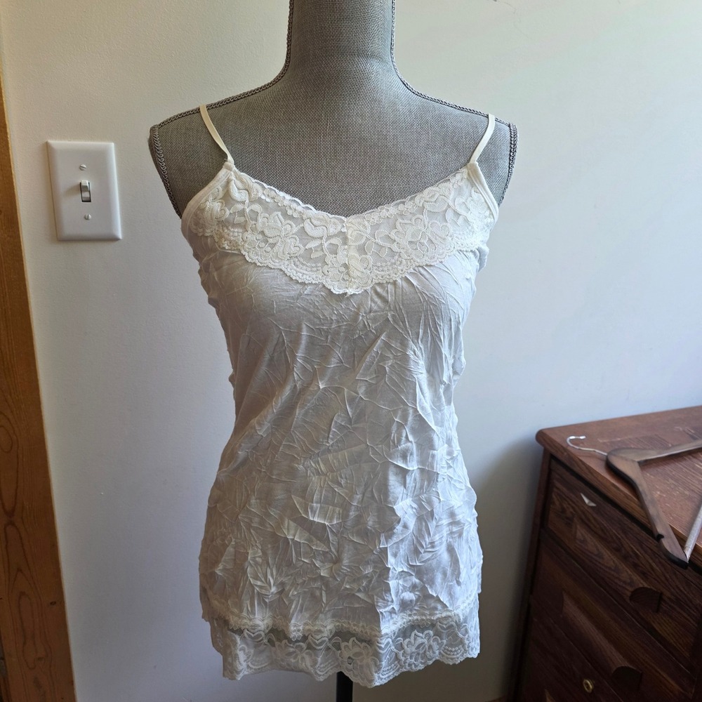 Maurices White Crinkle Lace Trim Camisole Top Y2K Boho Spaghetti Strap Large